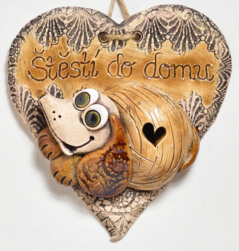 Keramické srdce s pejskem " Štěstí do domu "