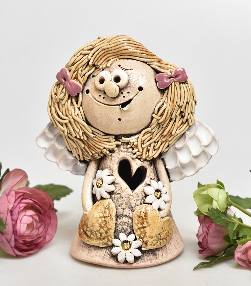 Keramický andělíček se srdíčkem malý