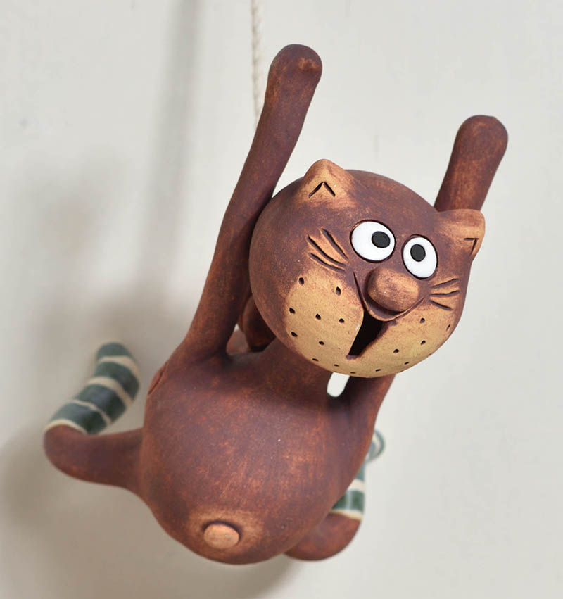 Keramická kočka na zavěšení