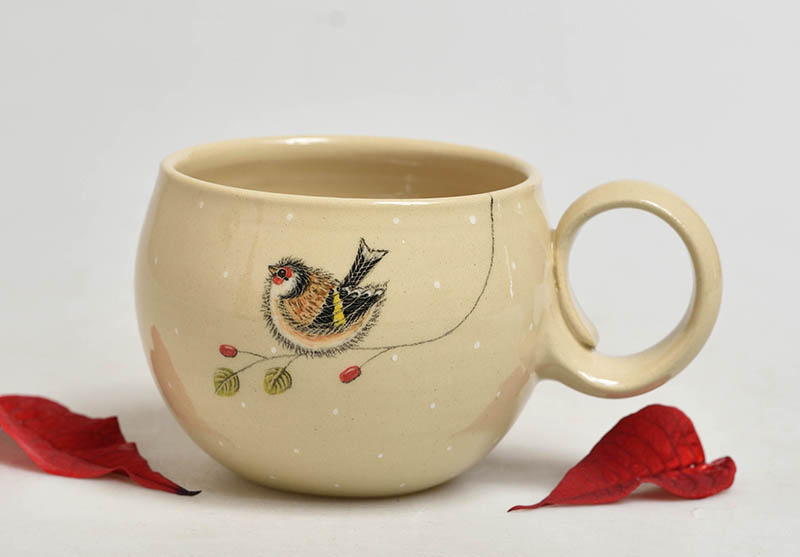 Keramický hrnek s ptáčkem - stehlík obecný - 3dcl