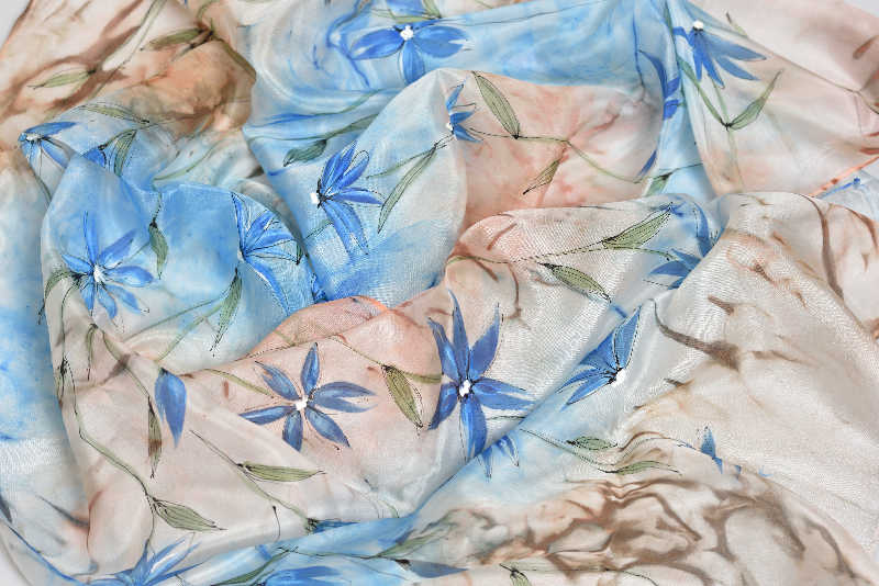Hedvábná šála 35 x 130 cm - modrý květ
