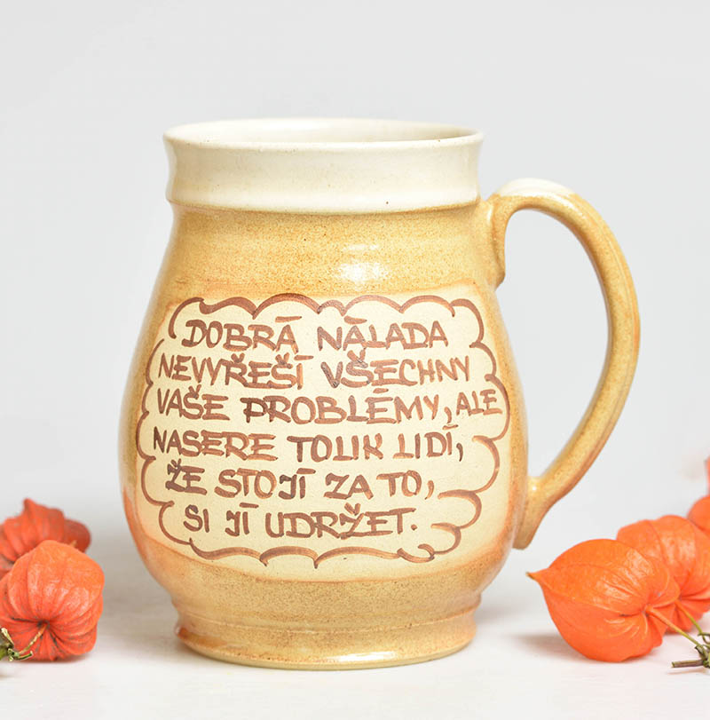 Keramický korbel s nápisem " Dobrá nálada......." - 0,75l 
