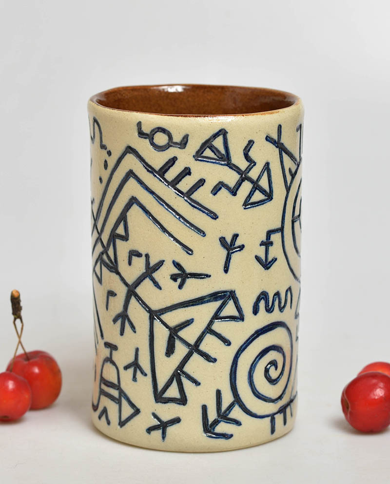 Keramický hrnek s ornamenty - 0,5l