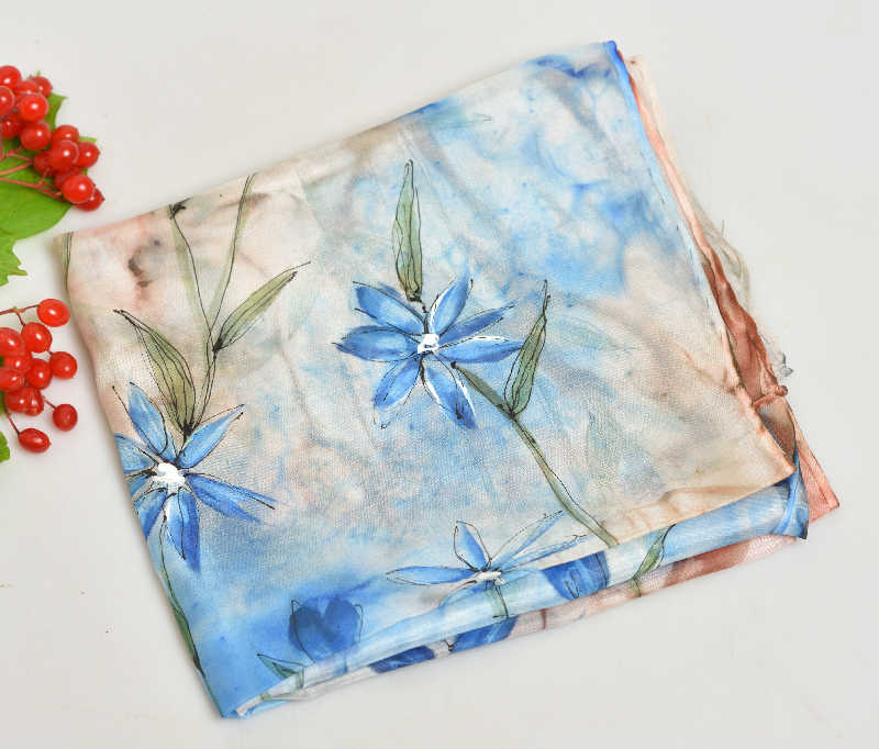 Hedvábná šála 35 x 130 cm - modrý květ