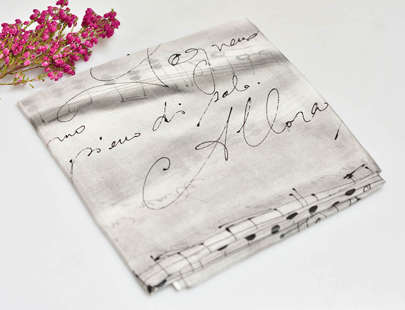 Hedvábný šátek 55 x 55 cm - noty