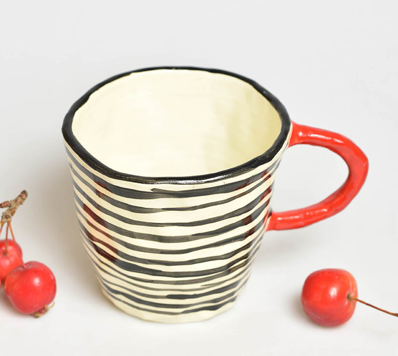 Keramický hrnek bílý pruhovaný - 3dcl