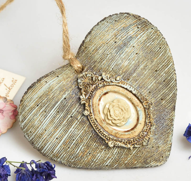 Keramické srdíčko s medailonem