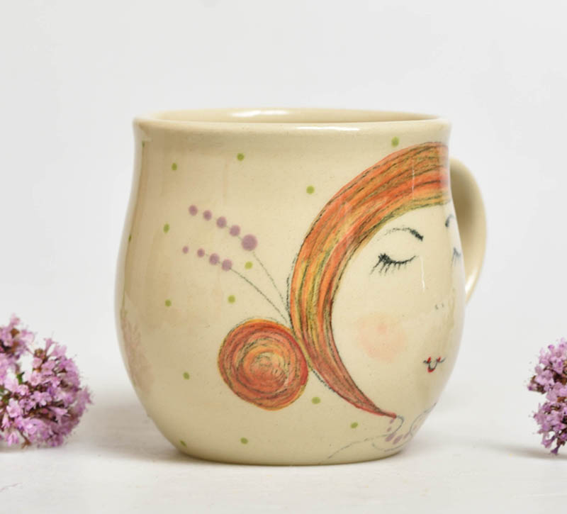 Keramický hrnek dívka s drdůlky - 3dcl