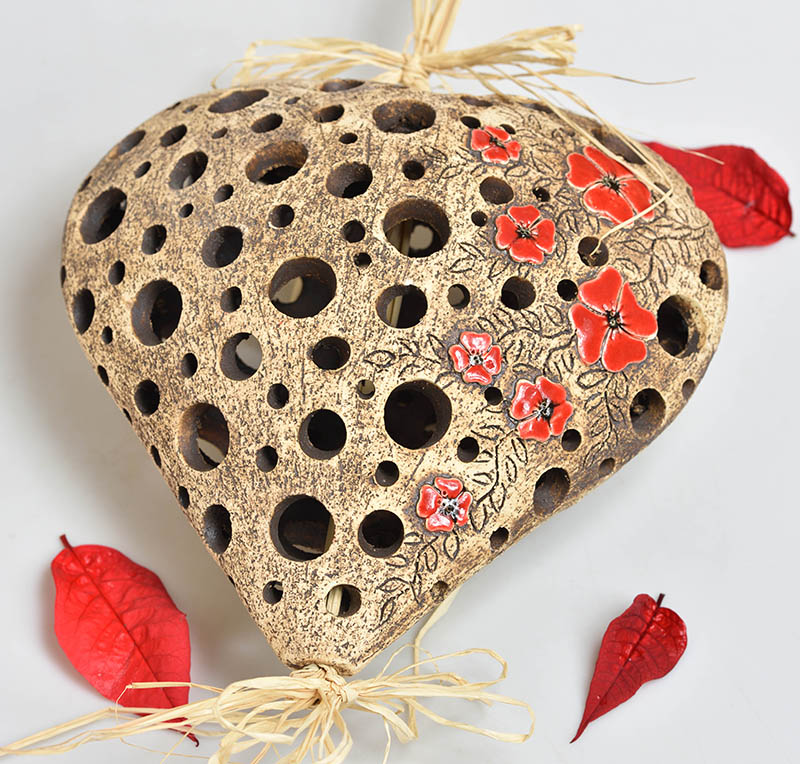 Keramické srdce s vlčími máky