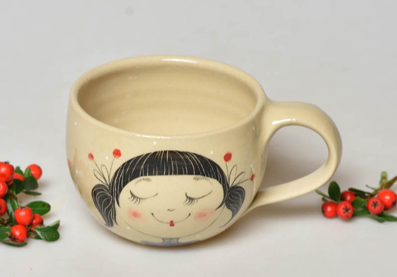 Keramický hrnek dívka s culíky - 2dcl