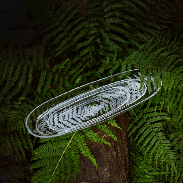 Tác z  křišťálového skla " Kapradí " -  410 mm