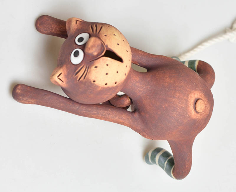 Keramická kočka na zavěšení